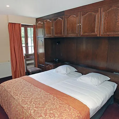 Logis Le Menobu Hotel 3*