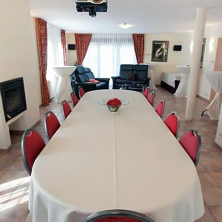 Hotel Logis Hotel Le Menobu 3*