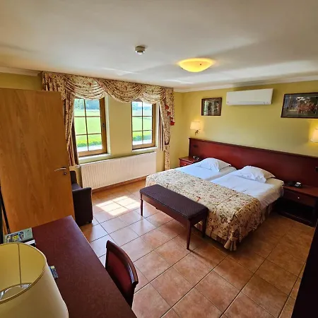 Hotel Logis Hotel Le Menobu Theux